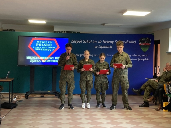 Międzynarodowy Dzień Języka Ojczystego oraz wręczenie awansów wojskowych dla uczniów Zespołu Szkół w Lipinach